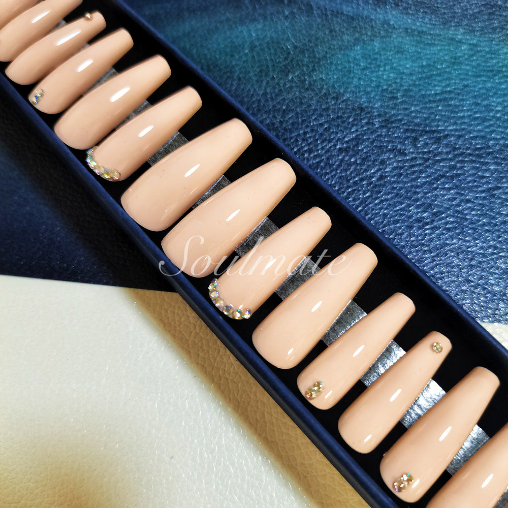 Soulmate  Press On Nails – False Fingernails with Box