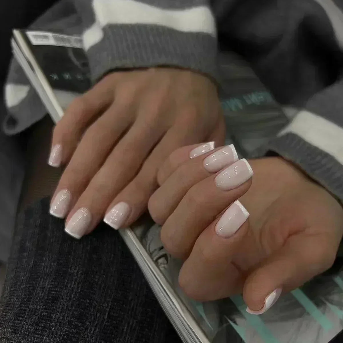 24pcs French Tip Press On Nails – Handmade Solid Color Medium Square False Nails with Glue
